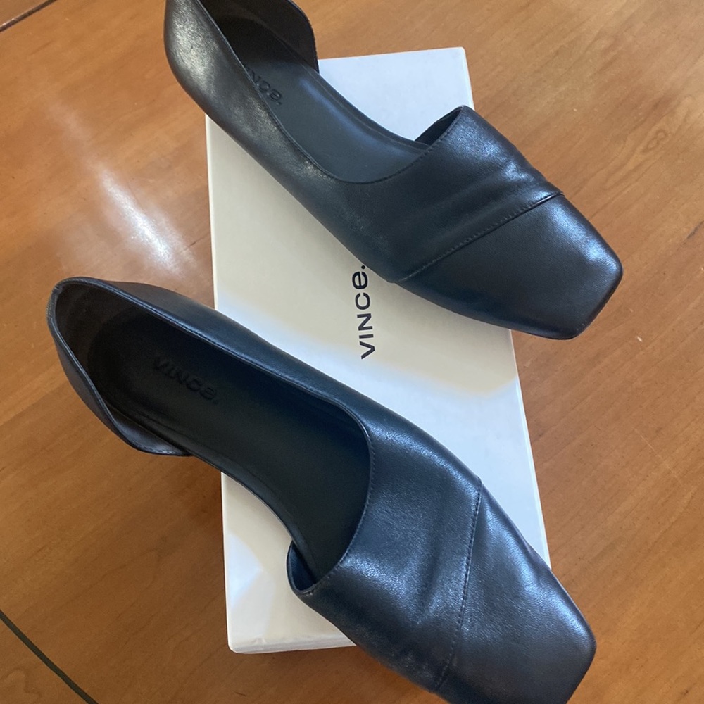 Vince cyder black leather flats
